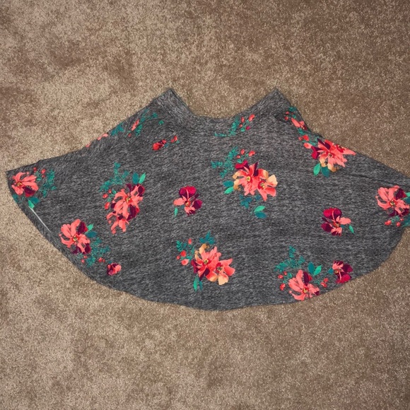 SO Dresses & Skirts - Kohl’s gray elastic skirt